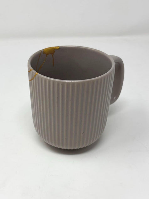 Rise & Shine – Vintage Kintsugi Mug in Dusty Grey Rose One-of-a-kind | Repaired with Urushi Lacquer | 23k Gold Finish | Food Safe